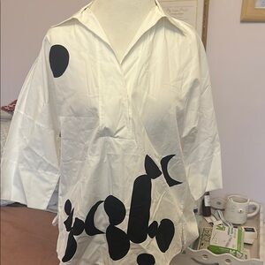 Akris Punto White luxury brand ladies Shirt with Black Abstract design size S